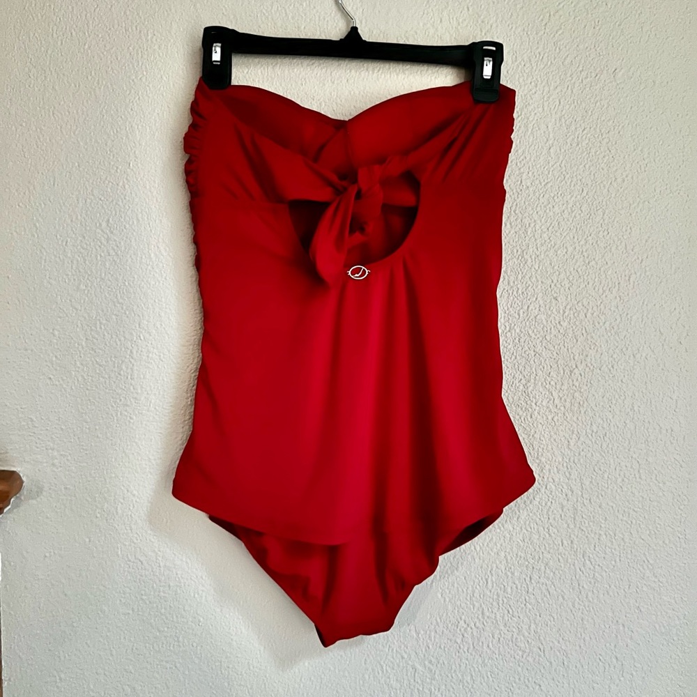 Red one piece Strapless bathing suit - Picture 3 of 4